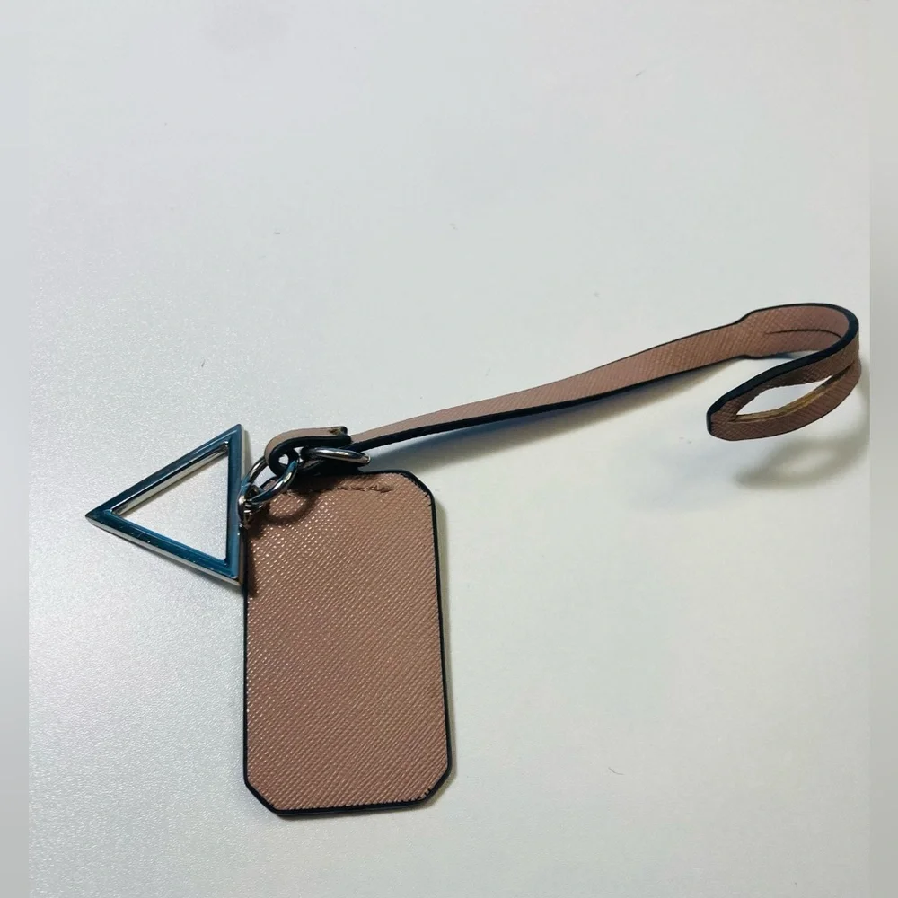 5‎ for $10: Vintage GUESS Dusty Pink Tag and Triangle Keychain
